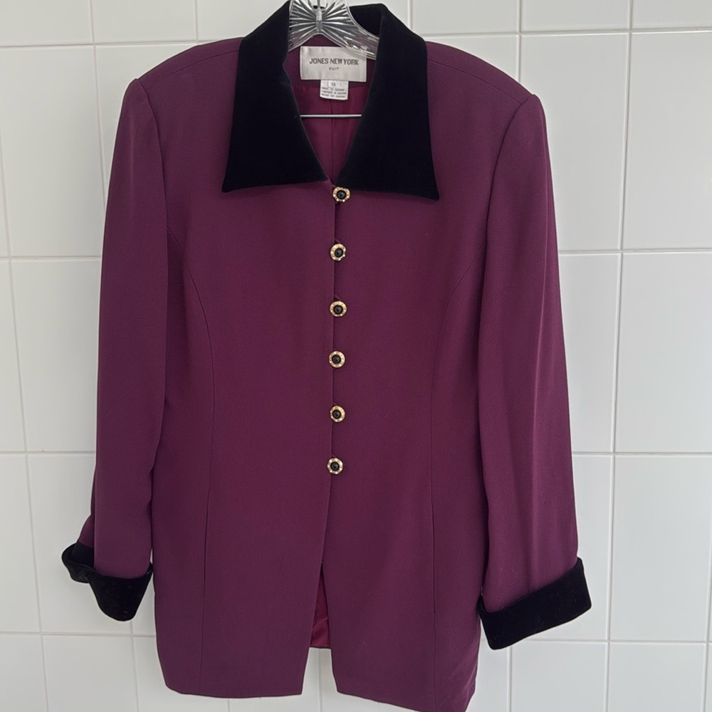 Jones NY skirt suit purple with velvet collar size 12